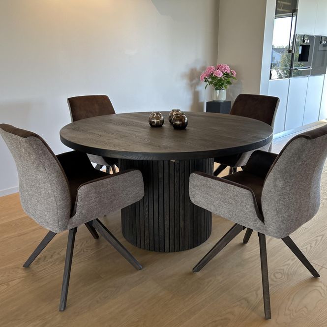 Hovedbilde Sophisticate Ø135 Rundt Spisebord heltre røkt eik ...