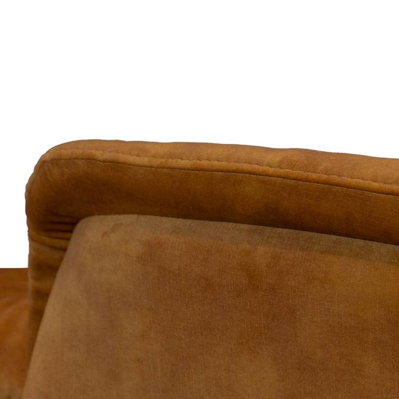 Bent Recliner med integrert fothviler | Adore velur