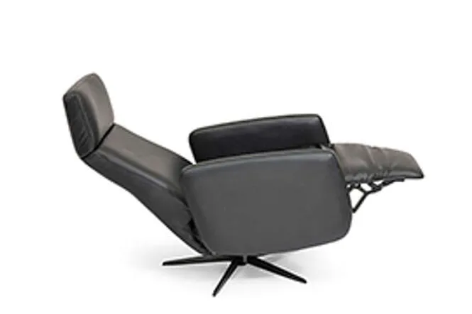 Hovedbilde Leon Recliner med integrert fothviler | Semianilin skinn